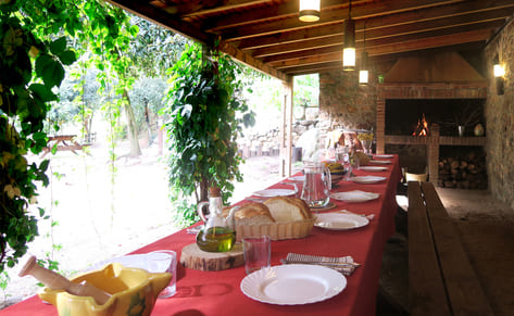 casa-rural-riudecos-agroturisme-masover-exterior-barbacoa