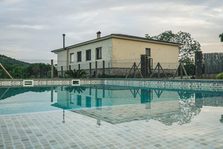 Casa rural Can Pons de Dalt piscina01