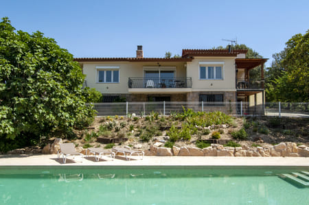 casa rural el gos cantaire piscina